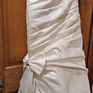 Wedding gown size 6 - David's Bridal